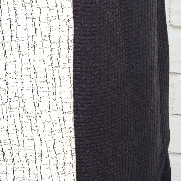 Designer Chalet Florence Zip Front Hi Lo Vest EUC! Size:L Black/Winter White - Picture 3 of 11